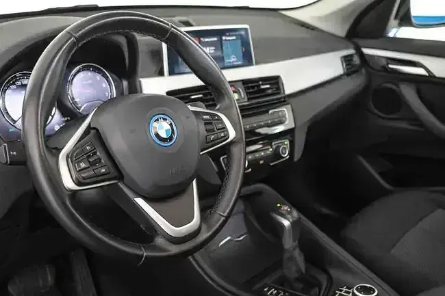 Usado BMW X1 Comfort Edition 220 CV (161 kW) 2021 Blanco SUV