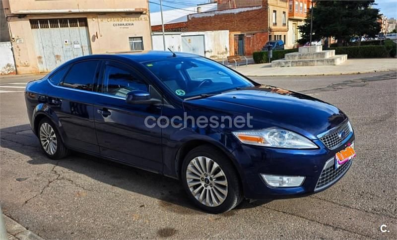 Usado Ford Mondeo Titanium 140 CV (102 kW) 2008 Azul Berlina