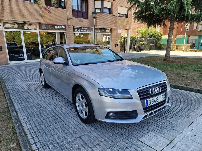 Usado Audi A4 143 CV (105 kW) 2009 Gris / plata Familiar