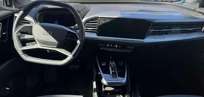 Usado Audi Q4 Sportback e-tron Sport 210 kW (286 CV) 2024 Gris SUV