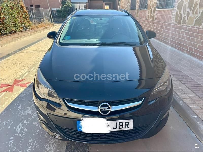 Negro Usado 2014 Opel Astra Selective Familiar | 5900 € (Precio justo) - Imagen 1/4