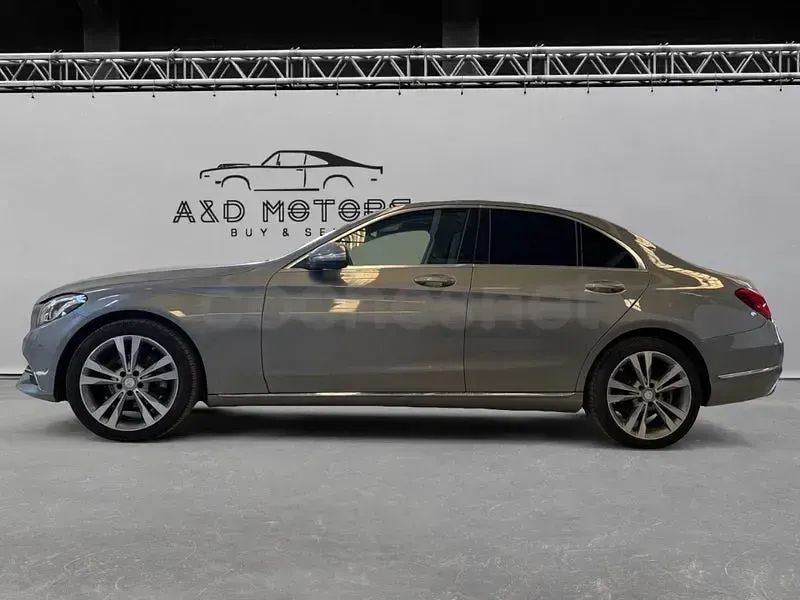 Usado Mercedes C220 170 CV (125 kW) 2014 Gris / plata Berlina