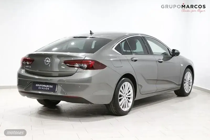 Usado Opel Insignia Innovation 165 CV (121 kW) 2019 Gris