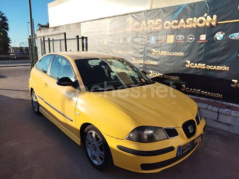 Usado Seat Ibiza Sport 100 CV (73 kW) 2005 Amarillo Berlina
