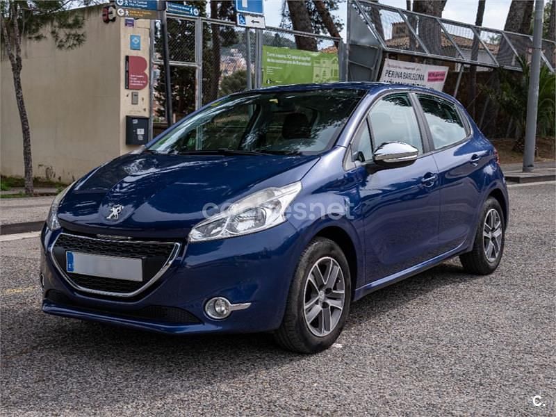 Usado Peugeot 208 Allure 82 CV (60 kW) 2013 Azul Utilitario
