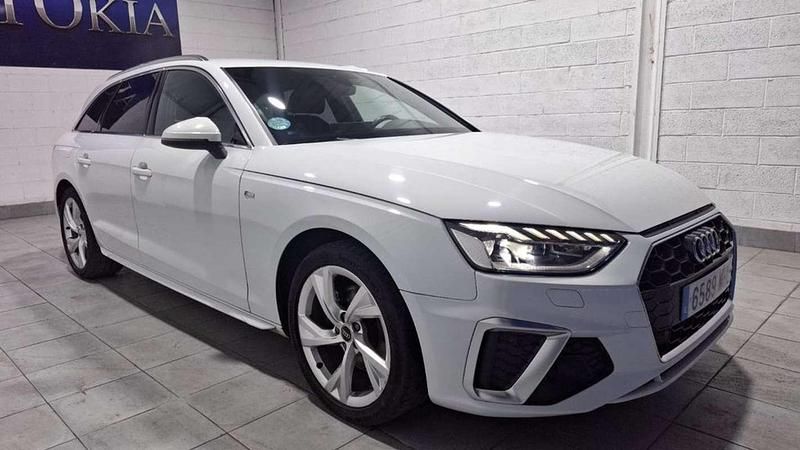 Usado Audi A4 S-Line 150 CV (110 kW) 2023 Blanco Familiar