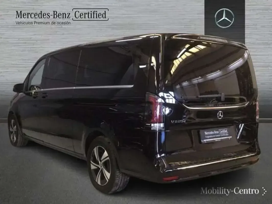 Käytetty Mercedes V250 Avantgarde 190 HP (139 kW) 2025 Musta Tila-auto