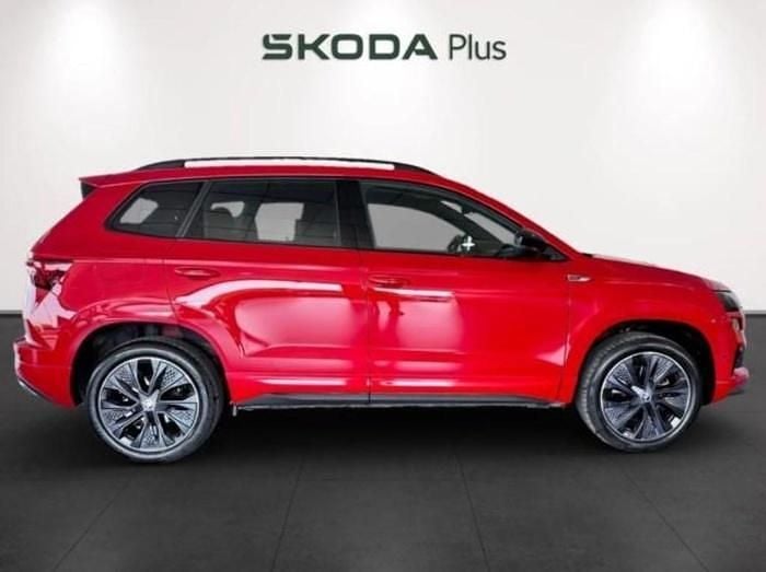 Usado Skoda Karoq SportLine 150 CV (110 kW) 2025 Rojo SUV