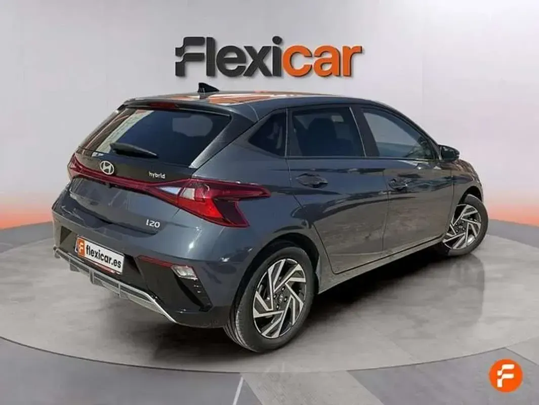 Usado Hyundai i20 101 CV (74 kW) 2025 Gris Utilitario