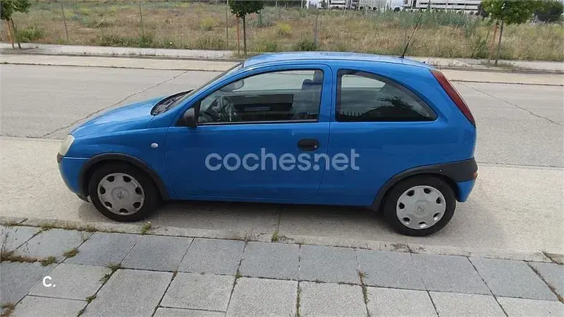 Usado Opel Corsa Comfort 75 CV (55 kW) 2002 Azul Utilitario