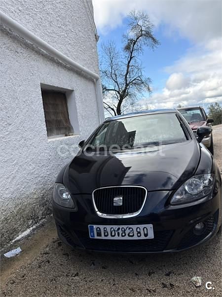 Usado Seat Leon Style 105 CV (77 kW) 2009 Negro Berlina
