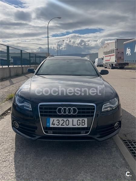 Usado Audi A4 190 CV (139 kW) 2011 Negro Familiar