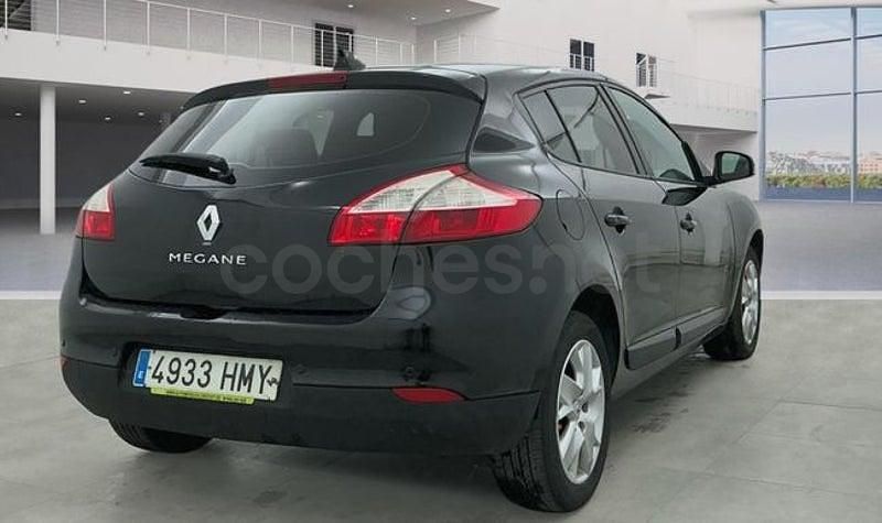 Usado Renault Mégane Dynamique 115 CV (84 kW) 2012 Negro Berlina
