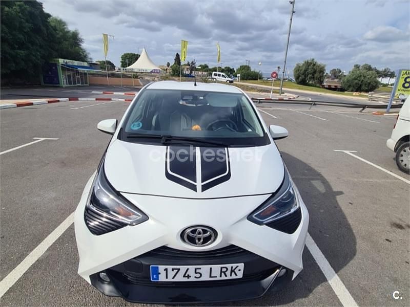 Usado Toyota Aygo X-cite 72 CV (52 kW) 2021 Blanco Utilitario