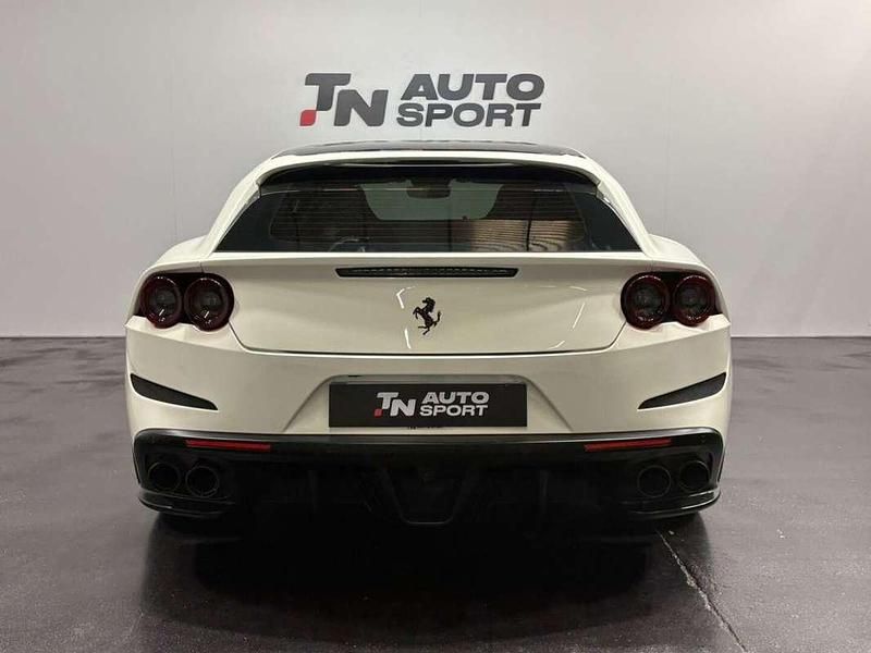 Usado Ferrari GTC4Lusso 690 CV (507 kW) 2020 Blanco Familiar