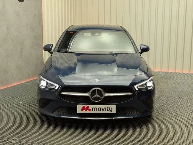Usado Mercedes CLA220 Shooting Brake 190 CV (139 kW) 2021 Azul Familiar