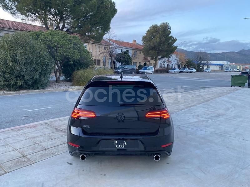 Usado VW Golf VII GTI 230 CV (169 kW) 2018 Negro Berlina