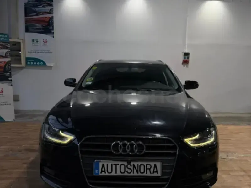 Usado Audi A4 150 CV (110 kW) 2014 Negro Familiar