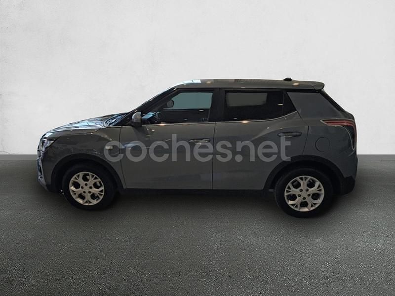 Usado Ssangyong (KGM) Tivoli 128 CV (94 kW) 2023 Gris / plata SUV