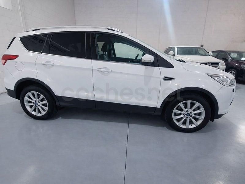 Usado Ford Kuga Titanium 150 HP (110 kW) 2016 Branco SUV