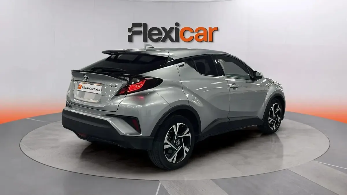 Używany Toyota C-HR Active 140 KM (102 kW) 2023 Szary SUV