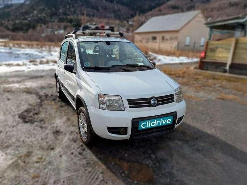 Usado Fiat Panda Cross 69 CV (50 kW) 2007 Blanco Utilitario
