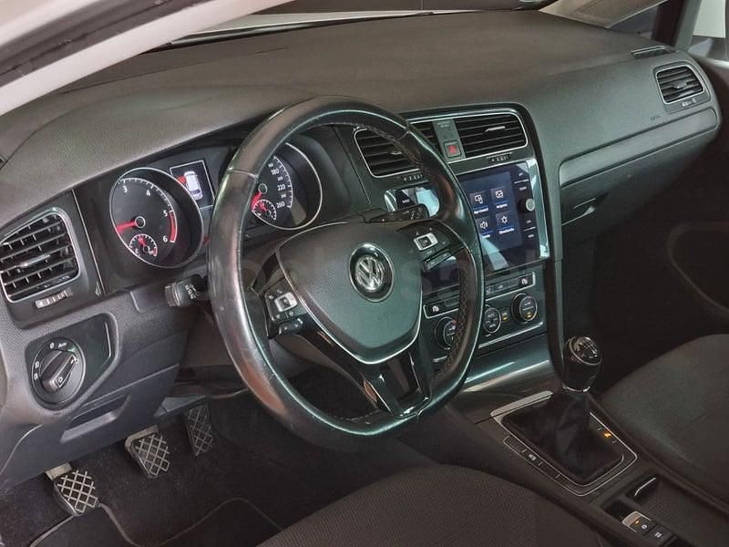 Usado VW Golf VII Advance 115 CV (84 kW) 2019 Blanco Familiar