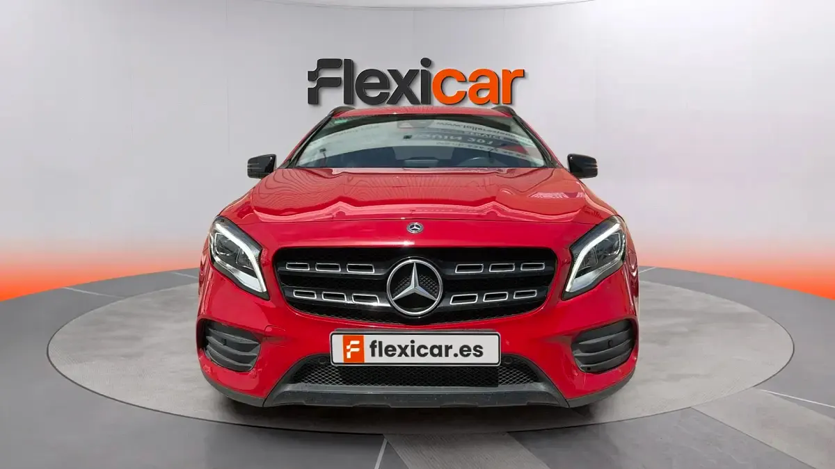 Usado Mercedes GLA180 122 CV (89 kW) 2020 Rojo SUV