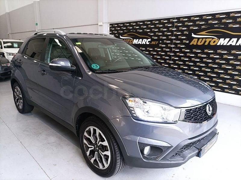 Usado Ssangyong (KGM) Korando 178 CV (130 kW) 2016 Gris / plata SUV