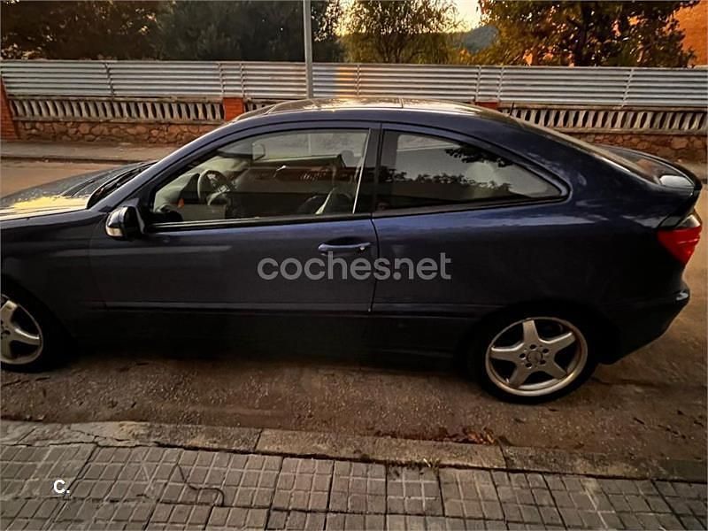 Azul Usado 2004 Mercedes C230 Berlina | 4500 € (Buen precio) - Imagen 1/4