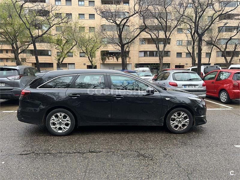 Negro Usado 2021 Kia Ceed Familiar | 21.900 € - Imagen 1/4