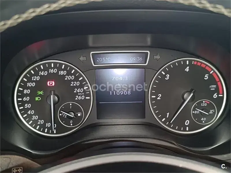 Usado Mercedes B180 109 CV (80 kW) 2013 Negro Utilitario