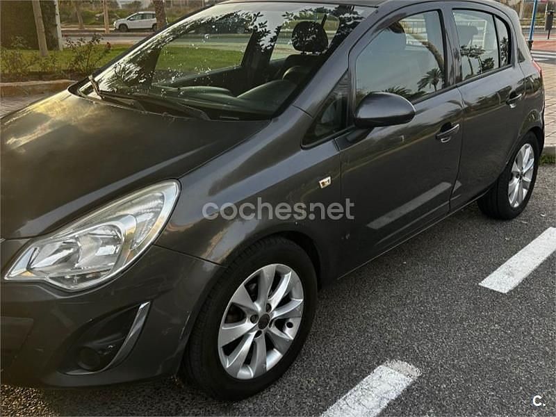 Usado Opel Corsa Selective 85 CV (62 kW) 2013 Gris / plata Berlina