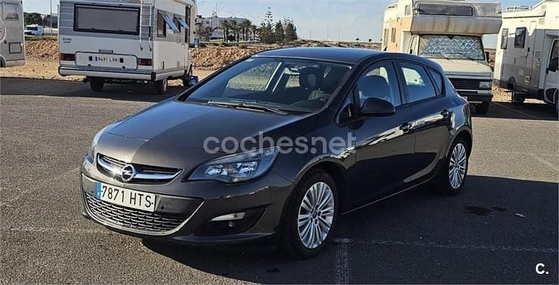 Negro Usado 2014 Opel Astra Sportive Berlina | 4890 € (Super precio) - Imagen 1/4