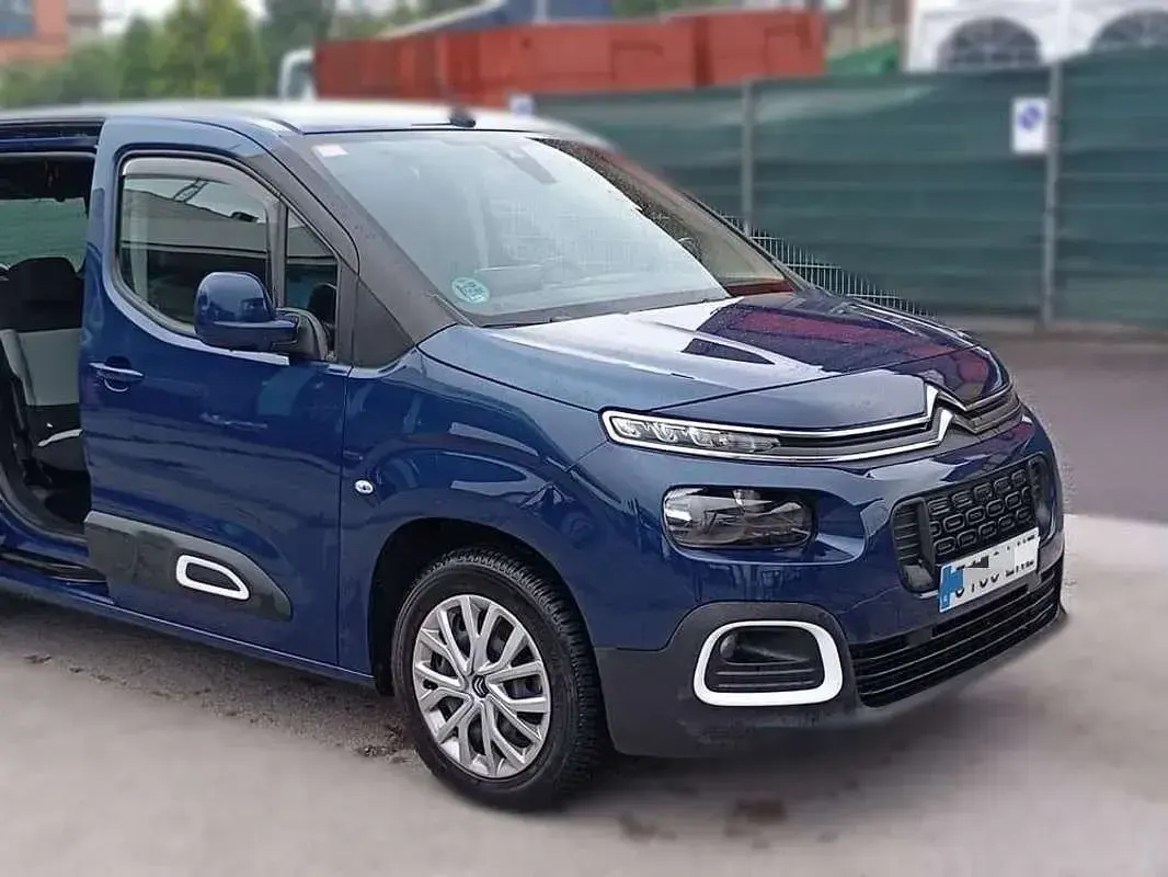 Usado Citroën Berlingo Feel 102 CV (75 kW) 2021 Azul Monovolumen