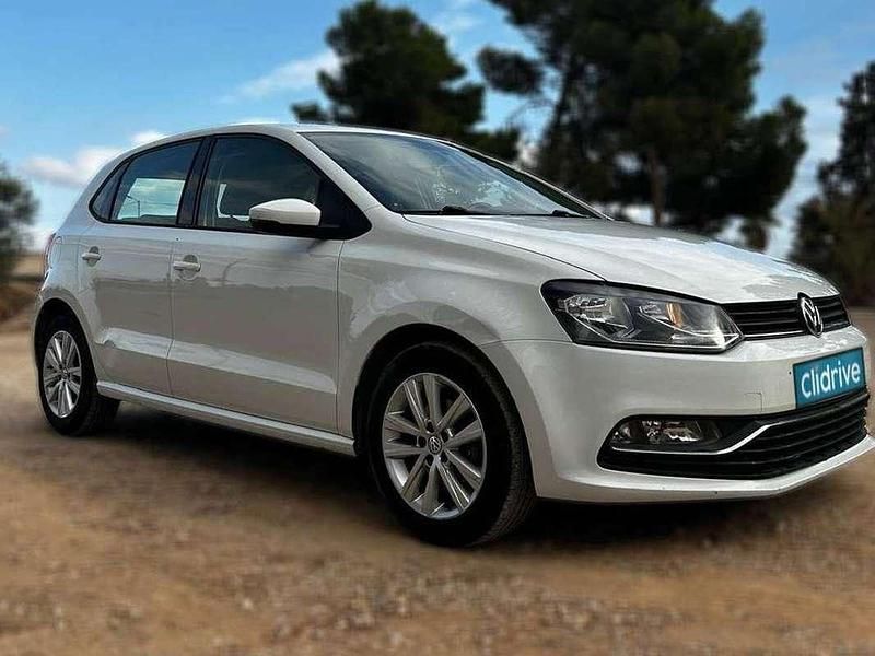 Usado VW Polo Advance 90 CV (66 kW) 2015 Blanco Utilitario