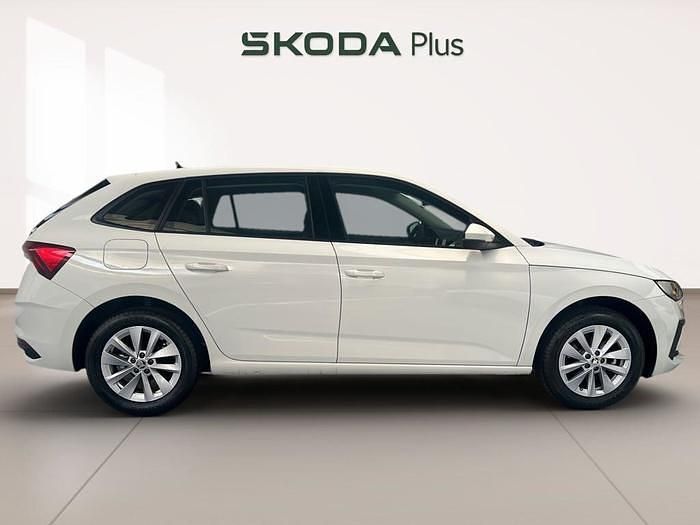 Usado Skoda Scala Ambition 110 CV (80 kW) 2023 Blanco Utilitario
