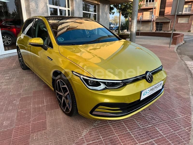Usado VW Golf VIII R-line 150 CV (110 kW) 2020 Amarillo Berlina