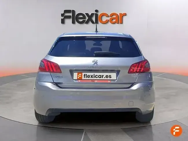 Usado Peugeot 308 Active 130 CV (95 kW) 2021 Gris