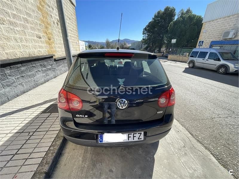 Usado VW Golf IV Trendline 105 CV (77 kW) 2006 Negro Berlina