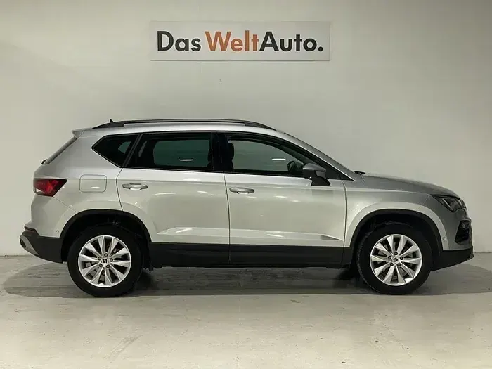Usado Seat Ateca Style 150 CV (110 kW) 2025 Gris plata SUV
