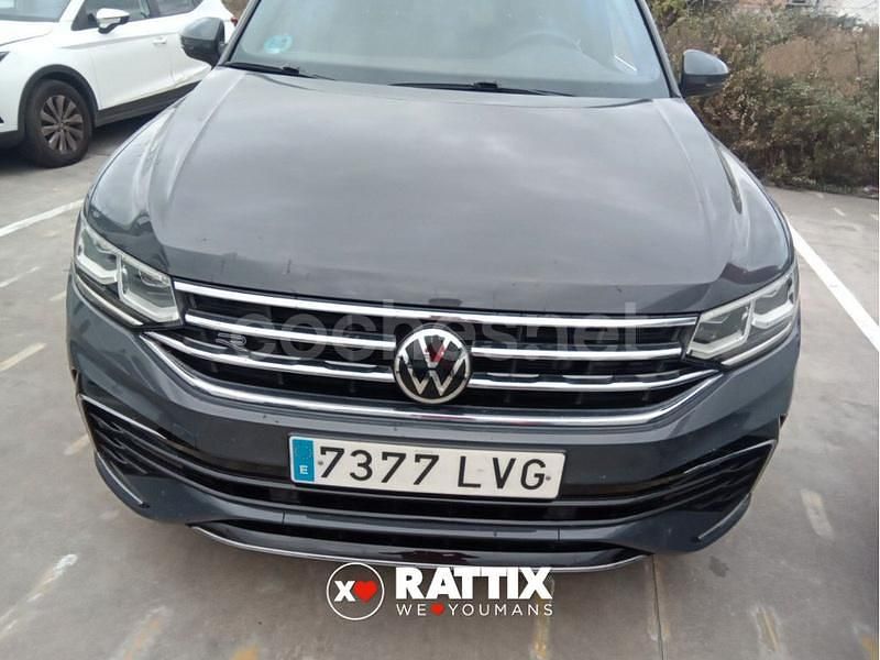 Usado VW Tiguan R-line 150 CV (110 kW) 2021 Gris / plata SUV