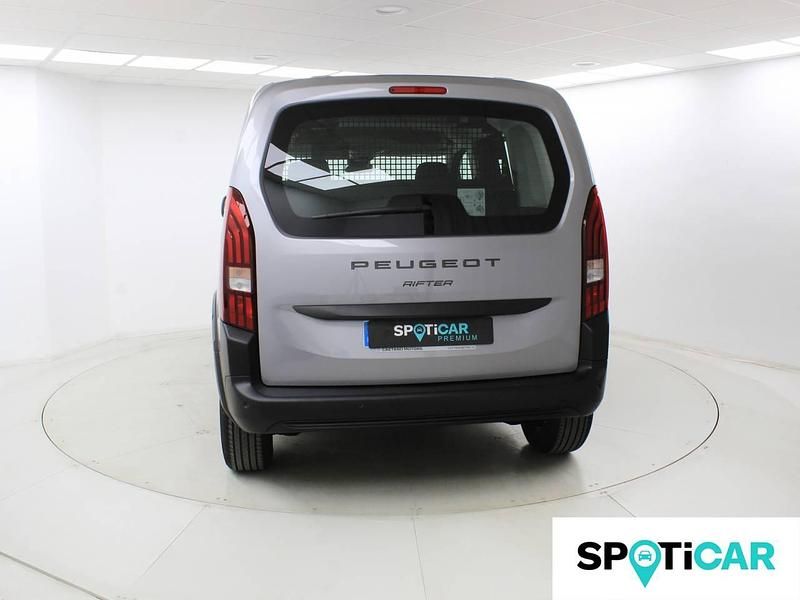 Usado Peugeot Rifter Business-Line 110 CV (80 kW) 2024 Gris Monovolumen