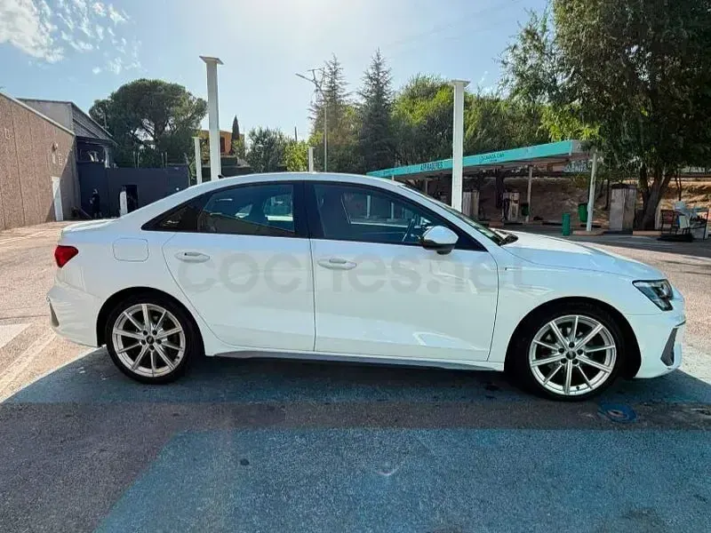 Usado Audi A3 S-Line 150 CV (110 kW) 2022 Blanco Berlina