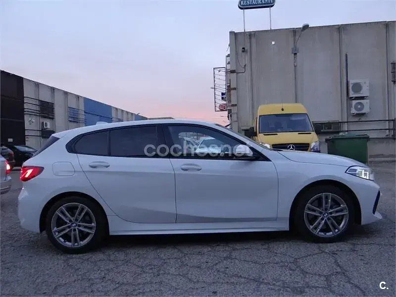 Usado BMW 120 Comfort Edition 178 CV (130 kW) 2024 Blanco Utilitario