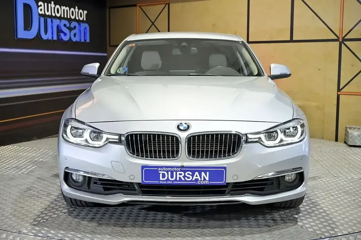 Usado BMW 330e Comfort Edition 254 CV (186 kW) 2016 Blanco Berlina