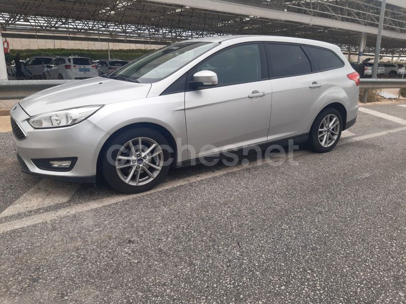 Usado Ford Focus Business Edition 120 CV (88 kW) 2016 Gris / plata Familiar