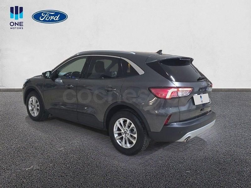 Usado Ford Kuga Titanium 120 CV (88 kW) 2022 Gris / plata SUV