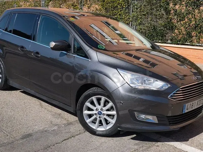 Usado Ford Grand C-Max Titanium 150 CV (110 kW) 2017 Gris / plata Monovolumen