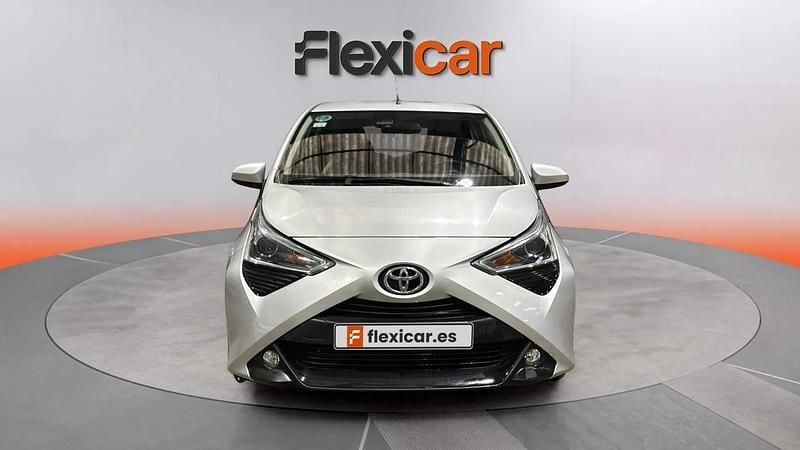Usado Toyota Aygo X-play 72 CV (52 kW) 2019 Gris Utilitario